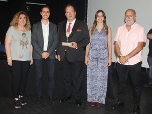 Empresa reconocida: Fundación ADEY por su apuesta por la formación de personas con discapacida. Representantes recogen galardón