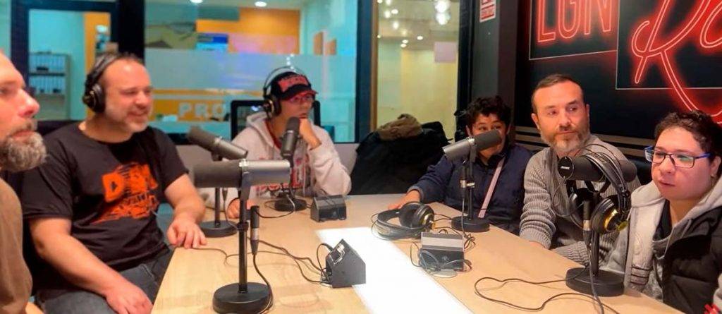 Participantes en el estudio de radio