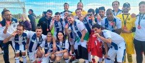 El equipo, con la medalla de participación en la primera fase