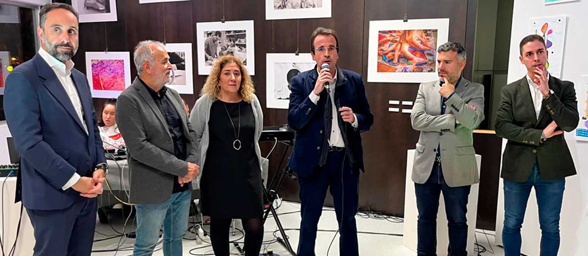 Autoridades en la inauguración de la exposición