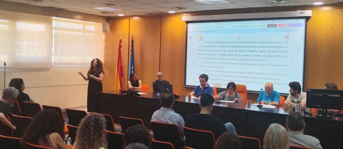 miembros de el comité de ciudadanía en el encuentro de Ceapat