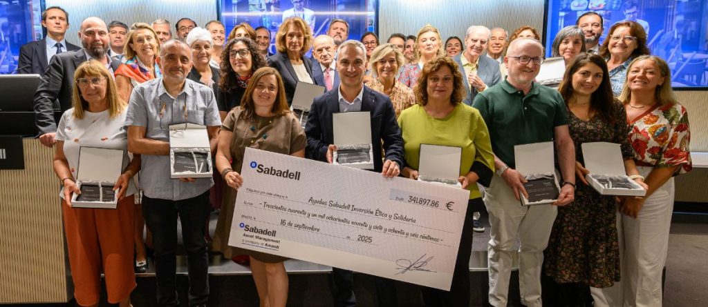 Beneficiarios de las ayudas otorgadas por el Banco Sabadell, entre las que se encuentra la Fundación AMÁS