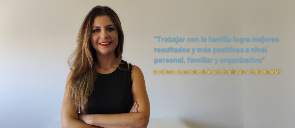 Ana Cabeza es la responsable de Familias en la Fundación AMÁS