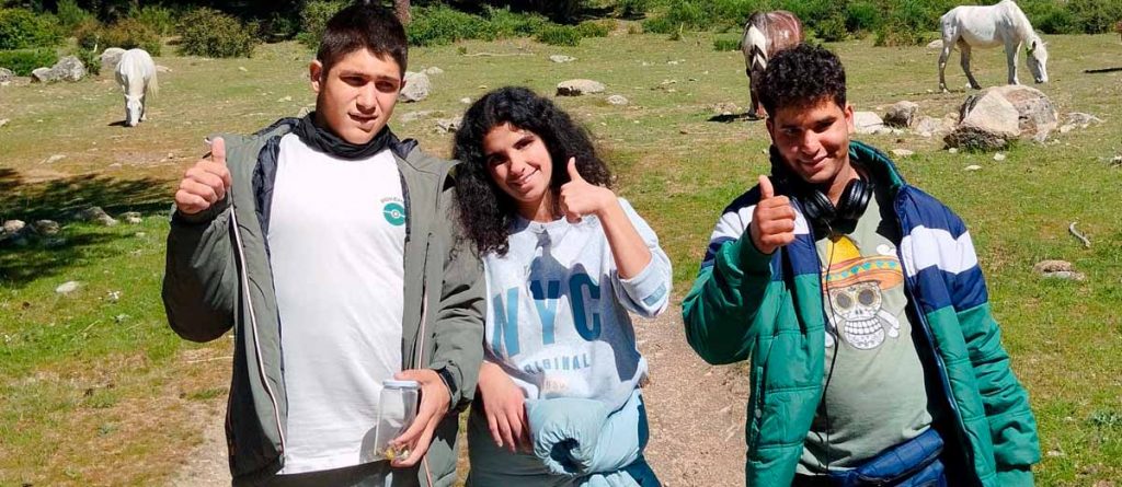 Tres personas en una de las escapadas organizadas.